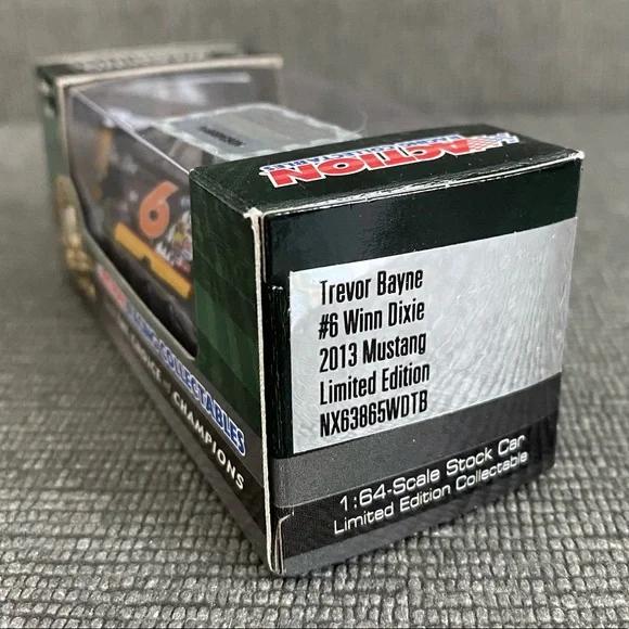 NASCAR Trevor Bayne - Picture 3 of 4